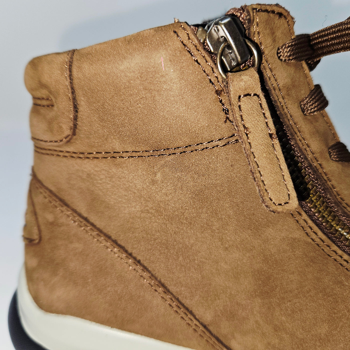 76.868 Nubuck Whisky