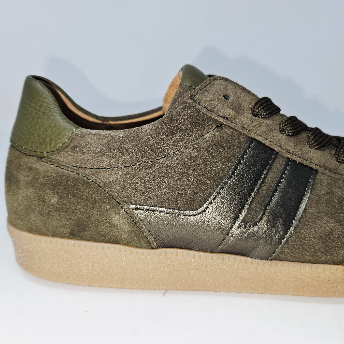 73.300 Olive