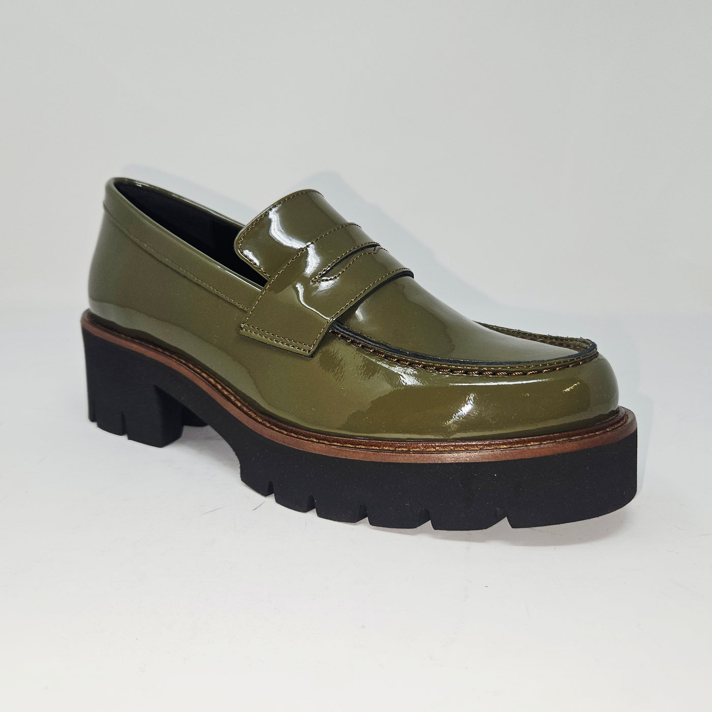 Celestine cuir Vernis Amande