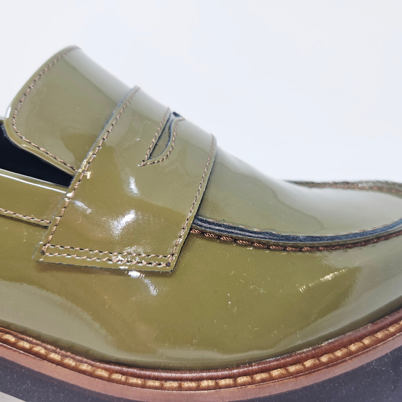 Celestine cuir Vernis Amande