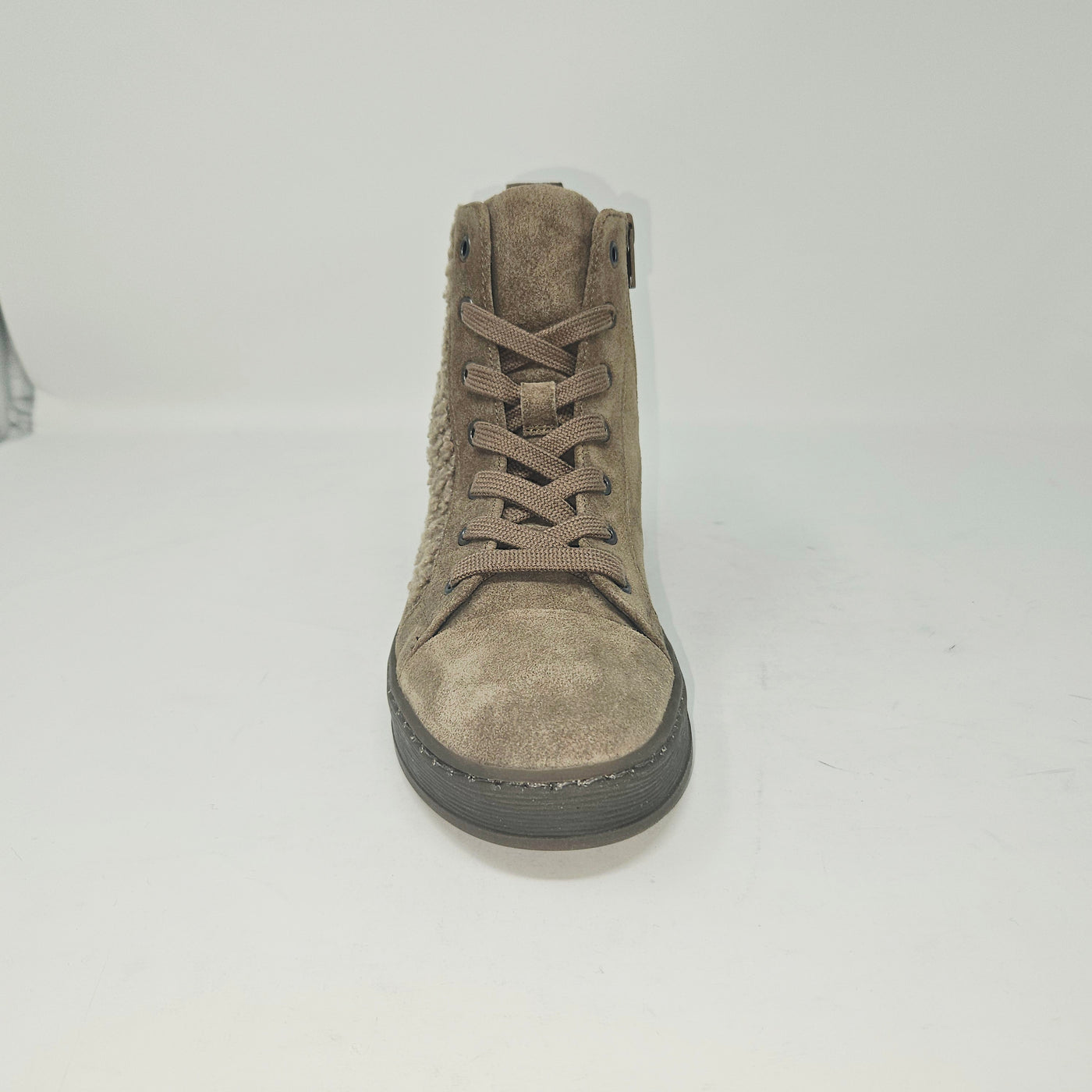 76.776 Nubuck crème