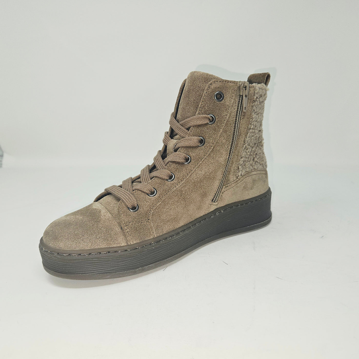 76.776 Nubuck crème